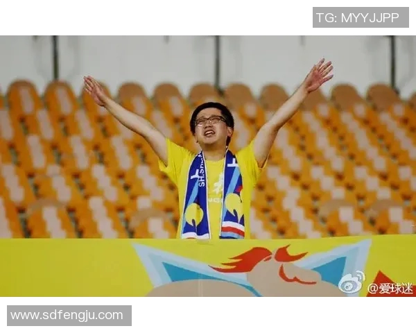 上海申鑫迎战广州恒大全力争胜展现球队实力与斗志